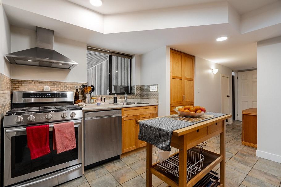 1184 Riverside Drive North Vancouver, BC - 28