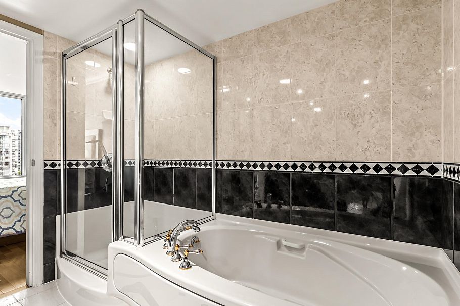 1605 1383 Marinaside Crescent Vancouver, BC - 20