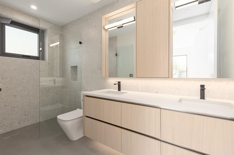 2 3186 W 11th Avenue Vancouver, BC - 11