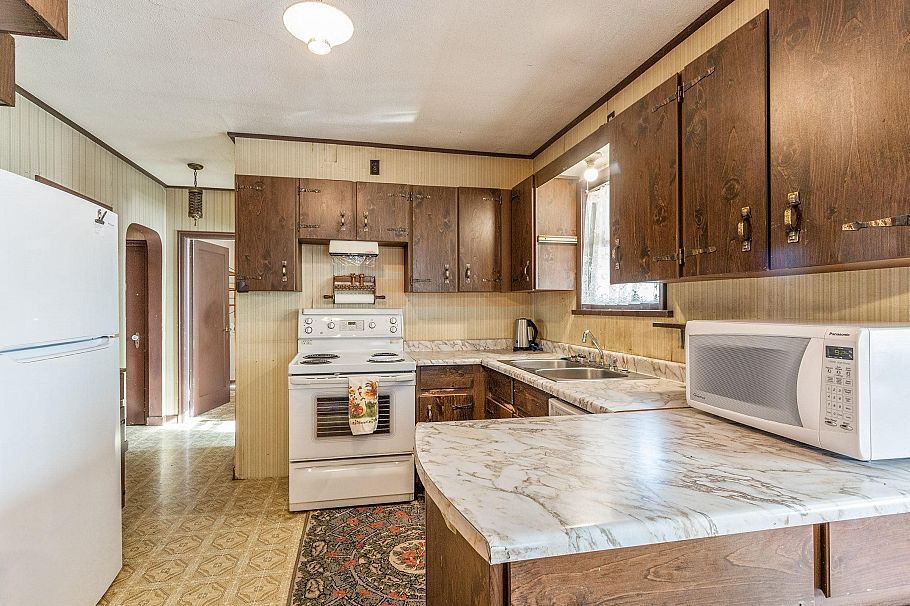 5670 Columbia Street Vancouver, BC - 5