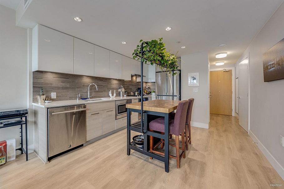 505 3451 Sawmill Crescent Vancouver, BC - 2