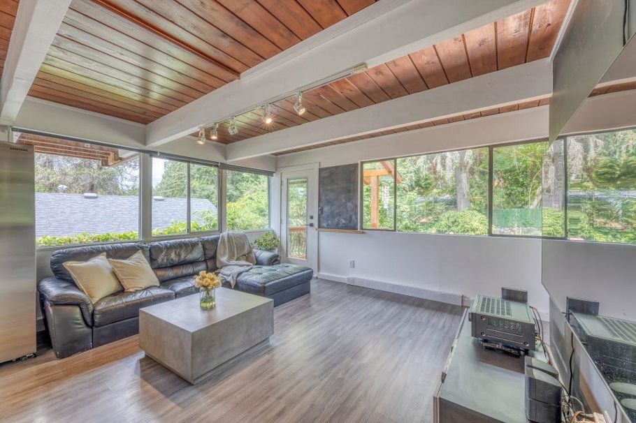 466 E Kings Road North Vancouver, BC - 25