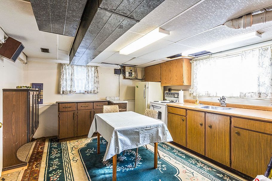 5670 Columbia Street Vancouver, BC - 14