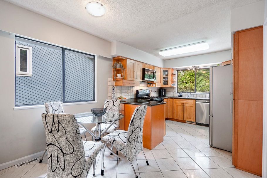 1184 Riverside Drive North Vancouver, BC - 13