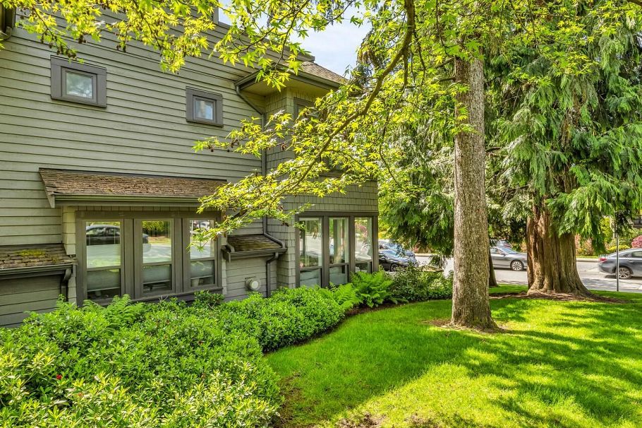 1664 St.Georges Avenue Vancouver, BC - 4