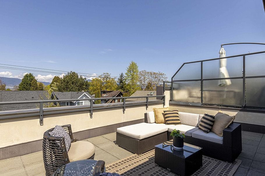 215 1961 Collingwood Street Vancouver, BC - 34