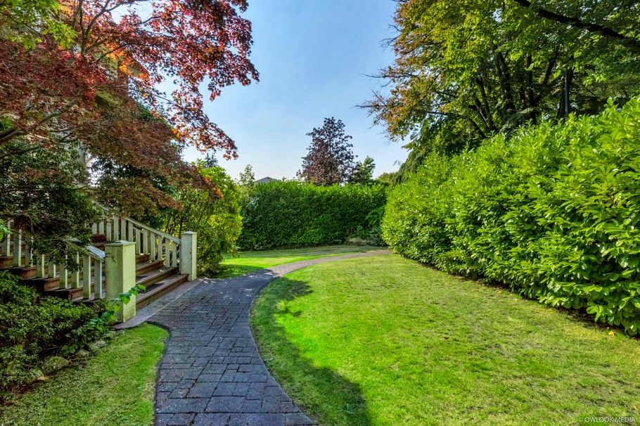 1670 W 49th Avenue Vancouver, BC - 4