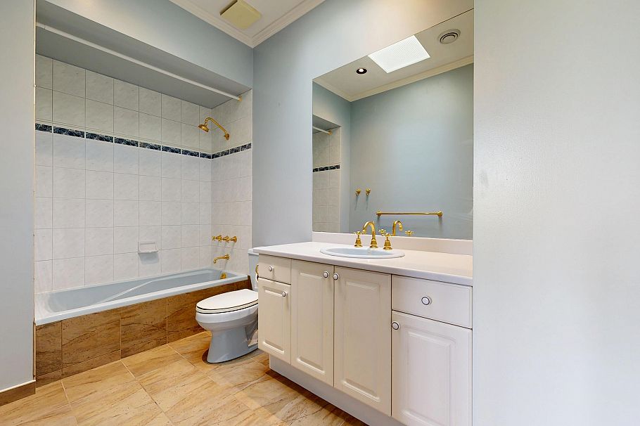 1510 W 33rd Avenue Vancouver, BC - 19