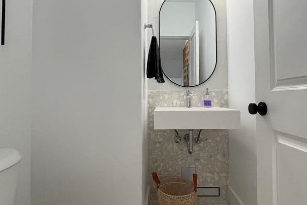 1664 St.Georges Avenue Vancouver, BC - 23