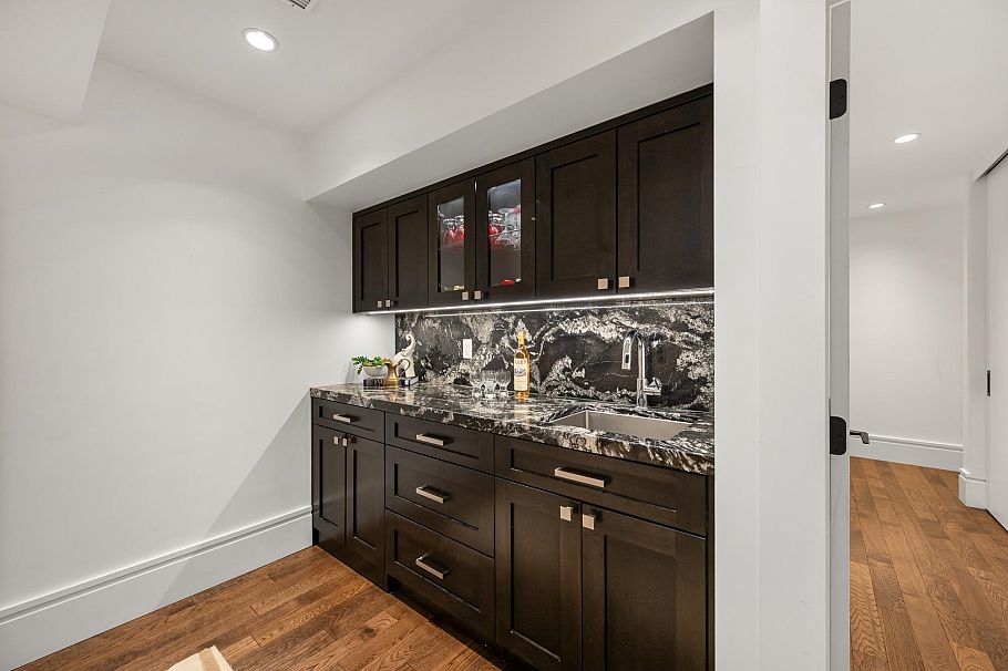 4005 Vine Street Vancouver, BC - 24