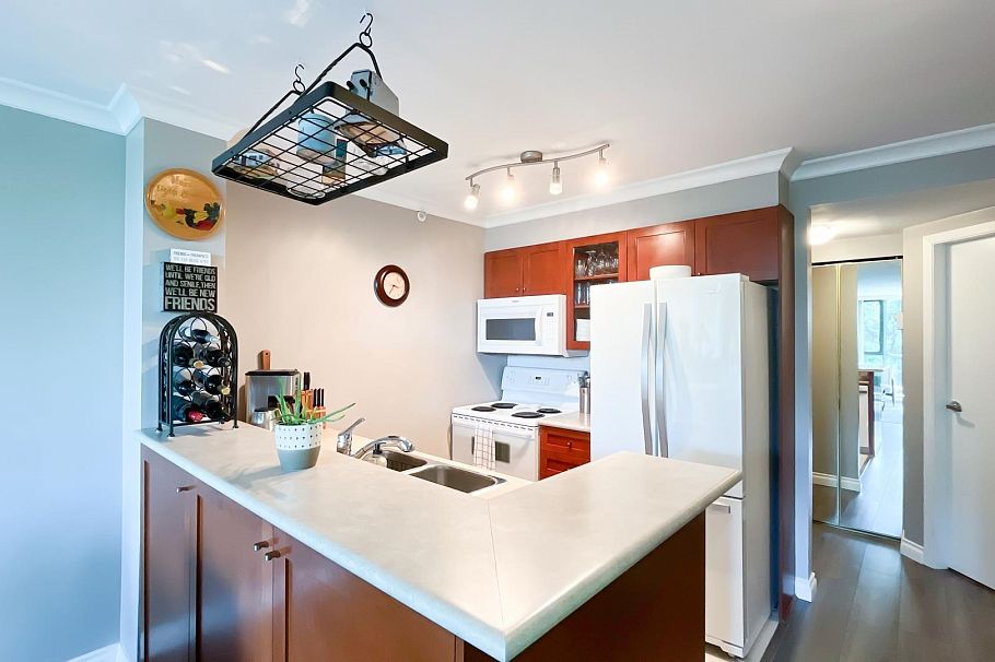 206 2733 Chandlery Place Vancouver, BC - 5