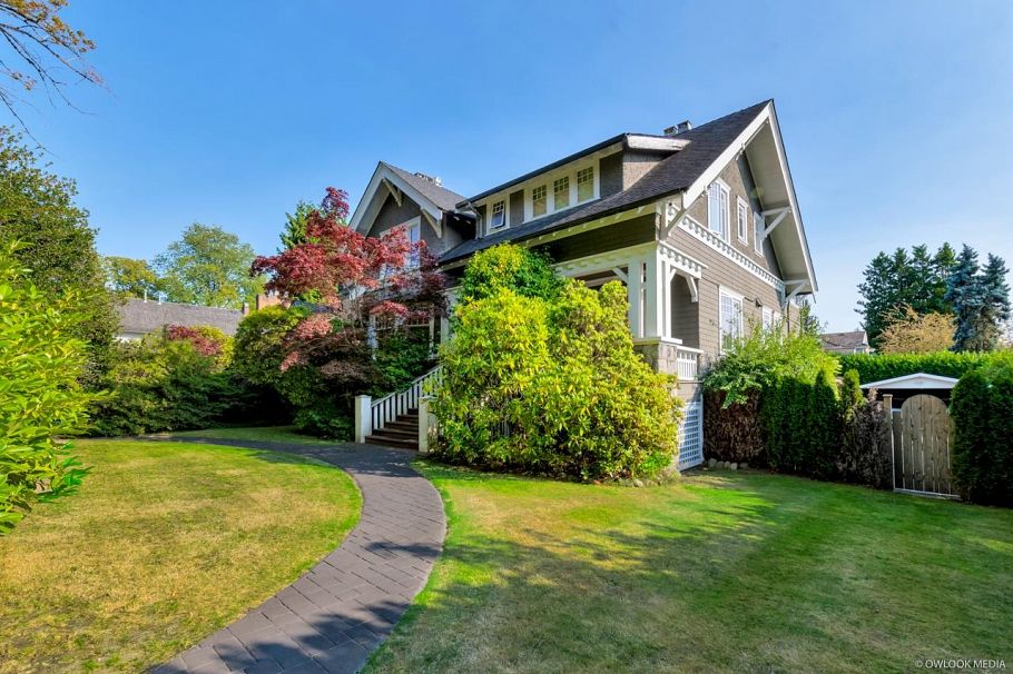 1670 W 49th Avenue Vancouver, BC - 3