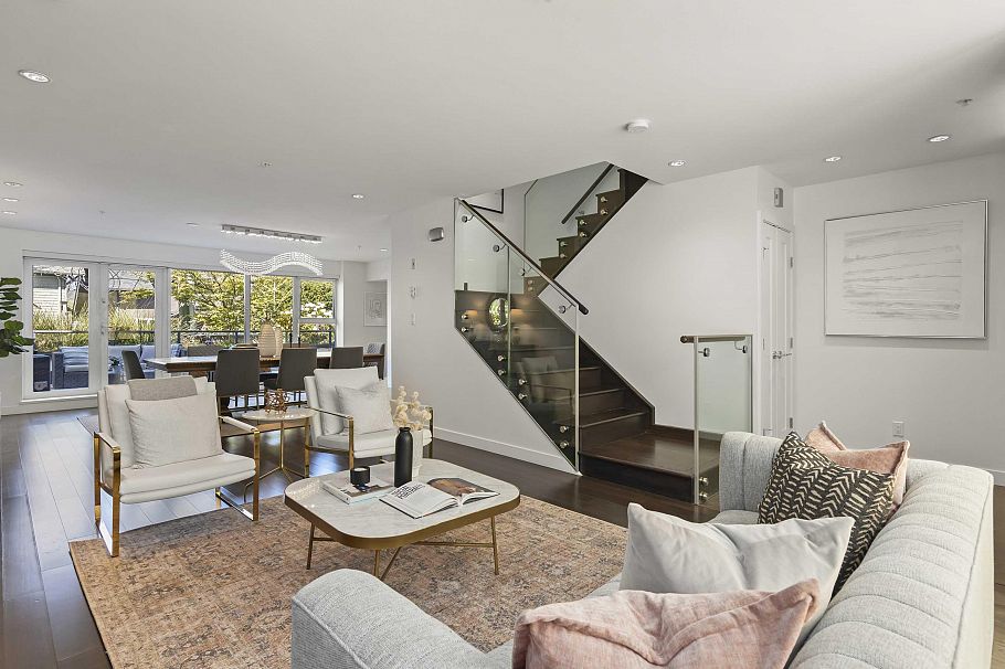 215 1961 Collingwood Street Vancouver, BC - 1