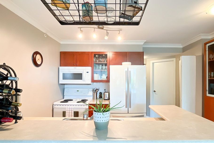 206 2733 Chandlery Place Vancouver, BC - 4