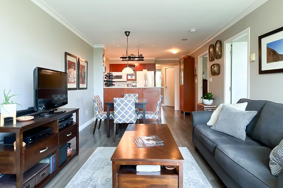 206 2733 Chandlery Place Vancouver, BC - 1