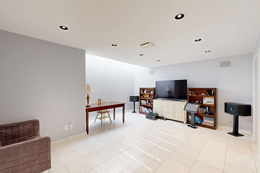 1510 W 33rd Avenue Vancouver, BC - 24