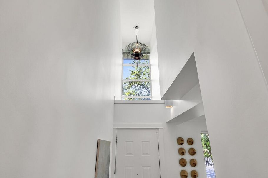 1664 St.Georges Avenue Vancouver, BC - 5