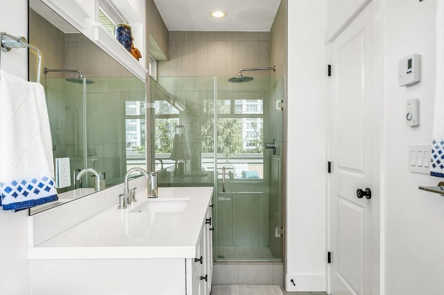 1664 St.Georges Avenue Vancouver, BC - 27