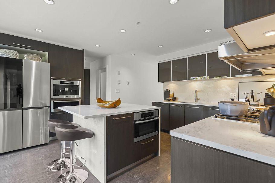 215 1961 Collingwood Street Vancouver, BC - 14