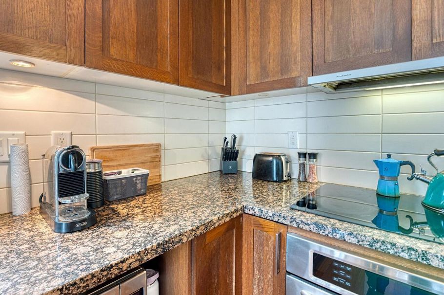 710 2228 W Broadway Vancouver, BC - 7