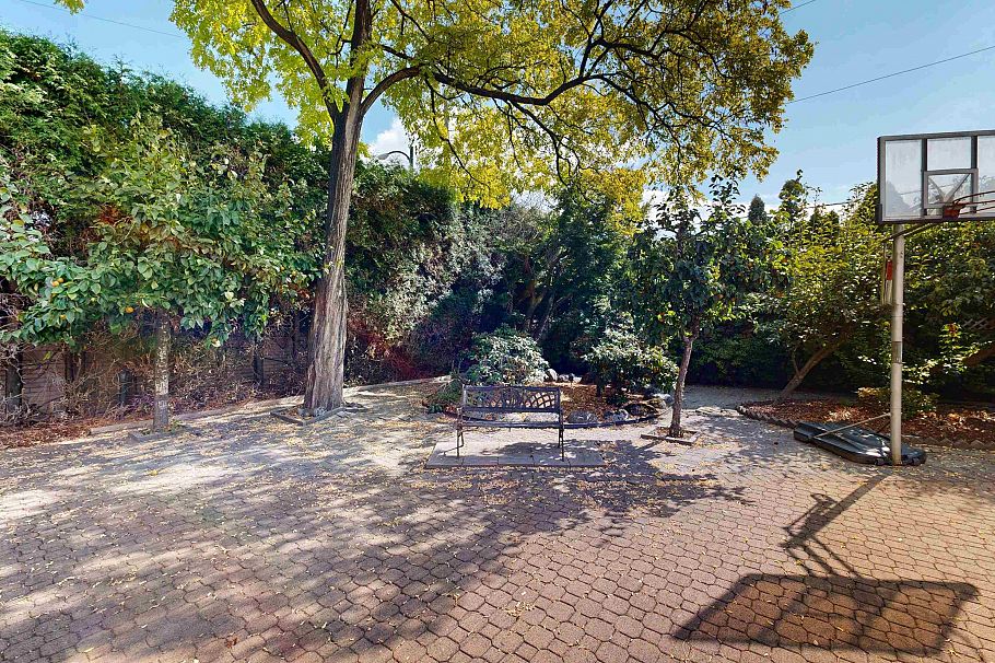 1510 W 33rd Avenue Vancouver, BC - 34