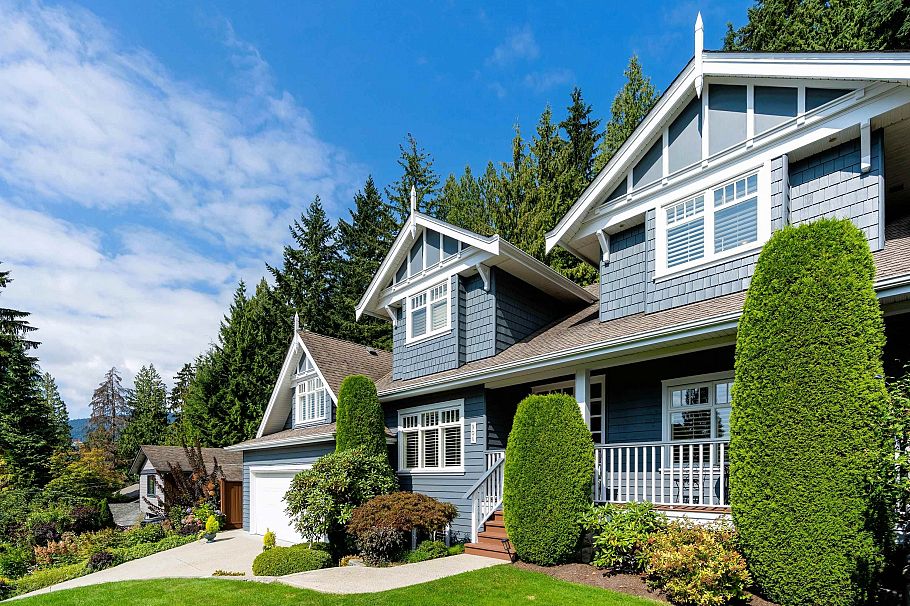 906 Prospect Avenue North Vancouver, BC - 1