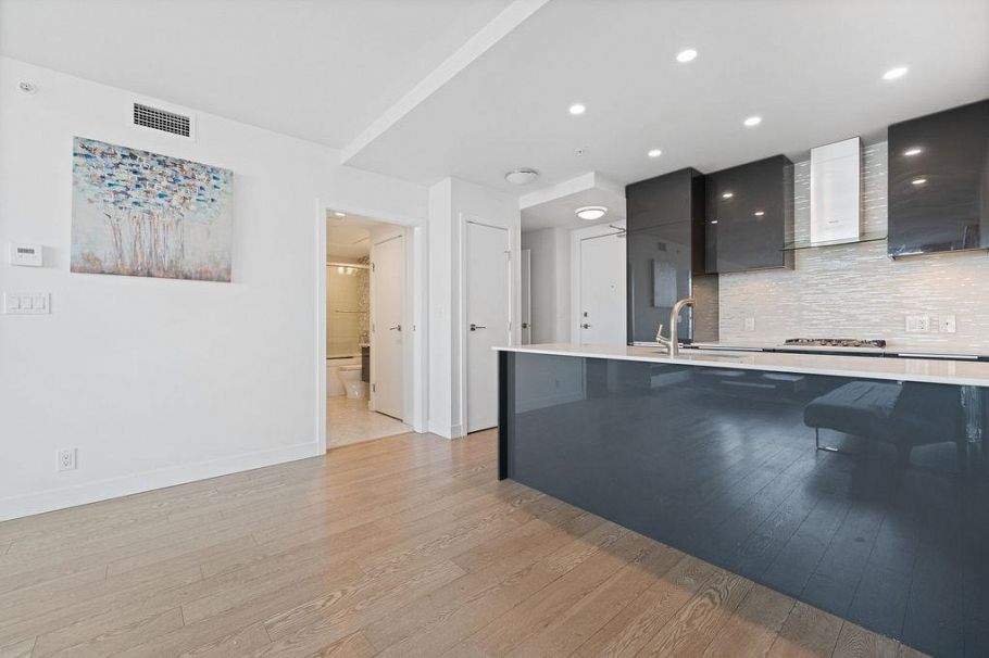 2904 1283 Howe Street Vancouver, BC - 1