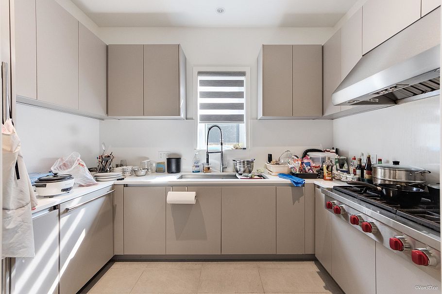 1041 W 53rd Avenue Vancouver, BC - 15