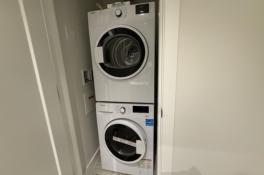 704 5608 Berton Avenue Vancouver, BC - 17