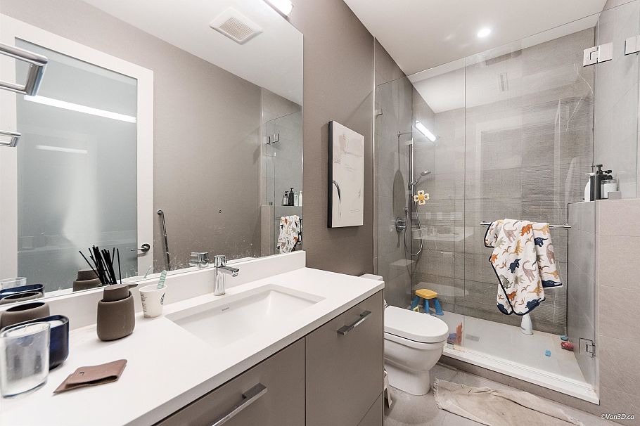 1041 W 53rd Avenue Vancouver, BC - 28