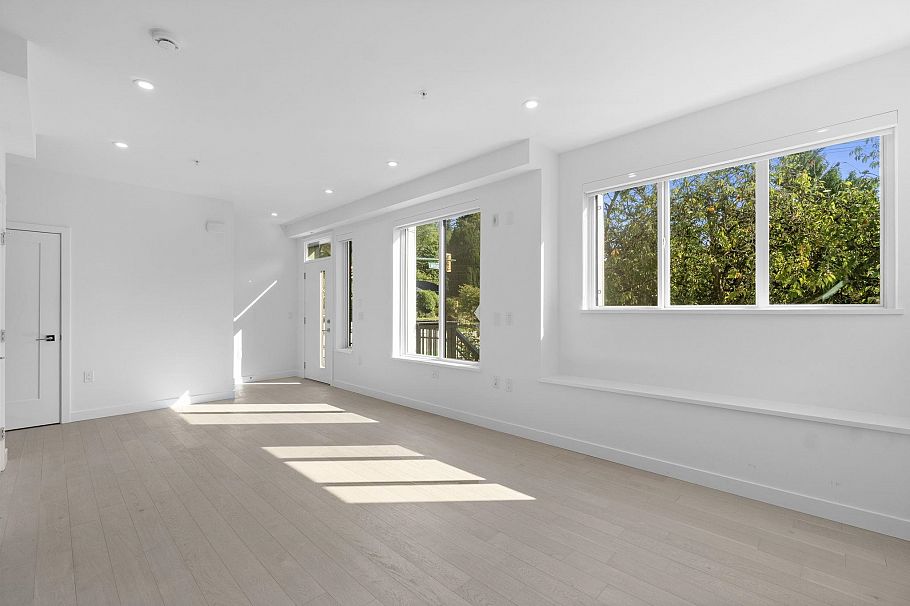 807 W 33rd Avenue Vancouver, BC - 4