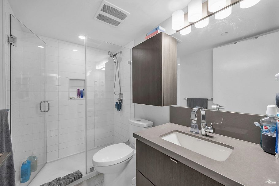 1605 8189 Cambie Street Vancouver, BC - 8