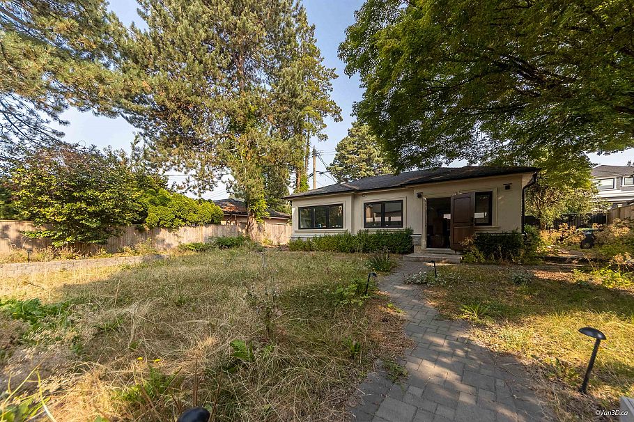 1041 W 53rd Avenue Vancouver, BC - 33