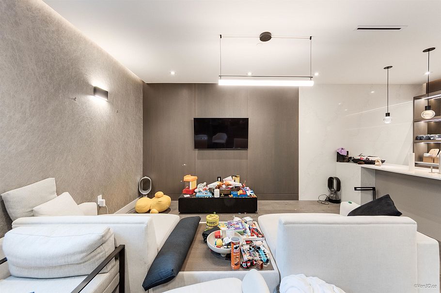 1041 W 53rd Avenue Vancouver, BC - 24