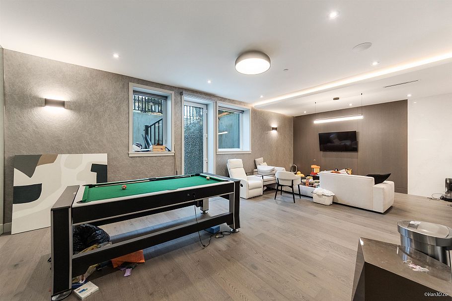 1041 W 53rd Avenue Vancouver, BC - 27