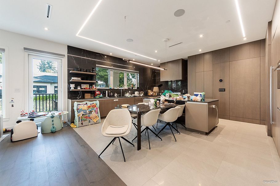 1041 W 53rd Avenue Vancouver, BC - 9