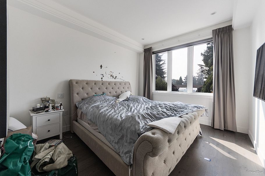 1041 W 53rd Avenue Vancouver, BC - 18