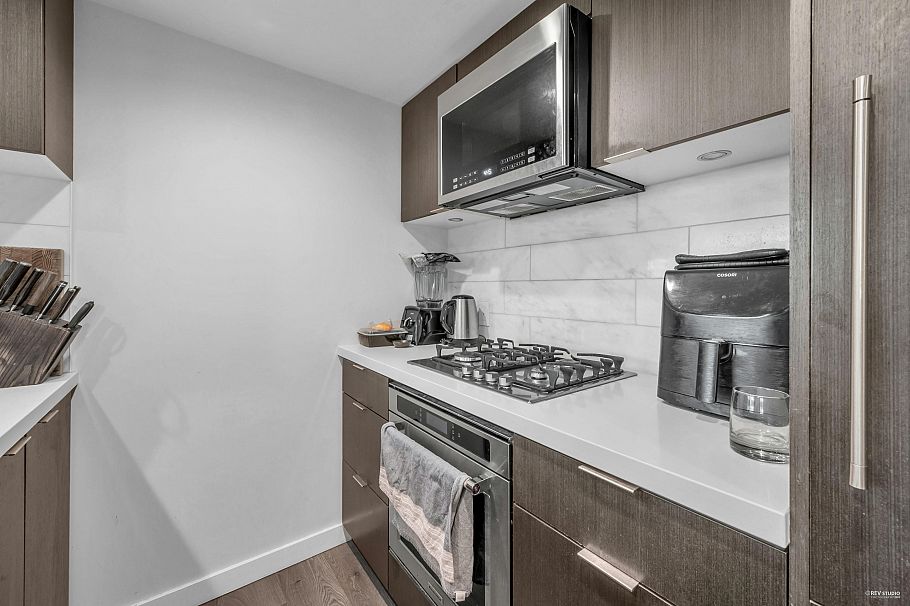 1605 8189 Cambie Street Vancouver, BC - 13