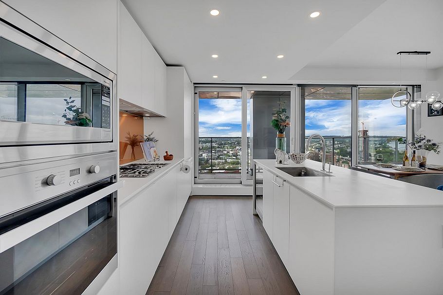 3602 1480 Howe Street Vancouver, BC - 3