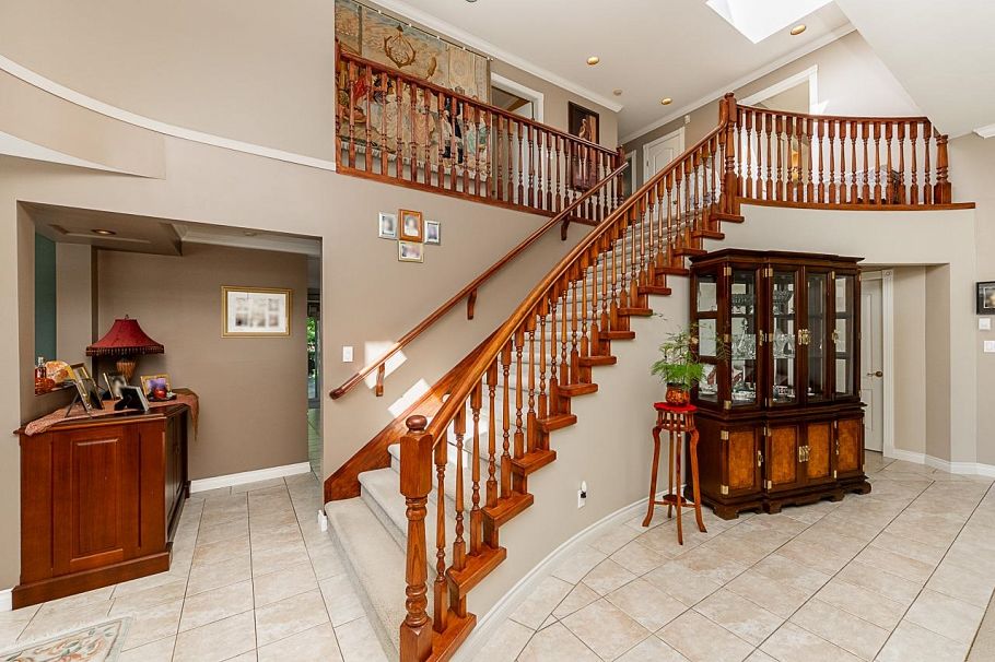 180 W Osborne Road North Vancouver, BC - 17