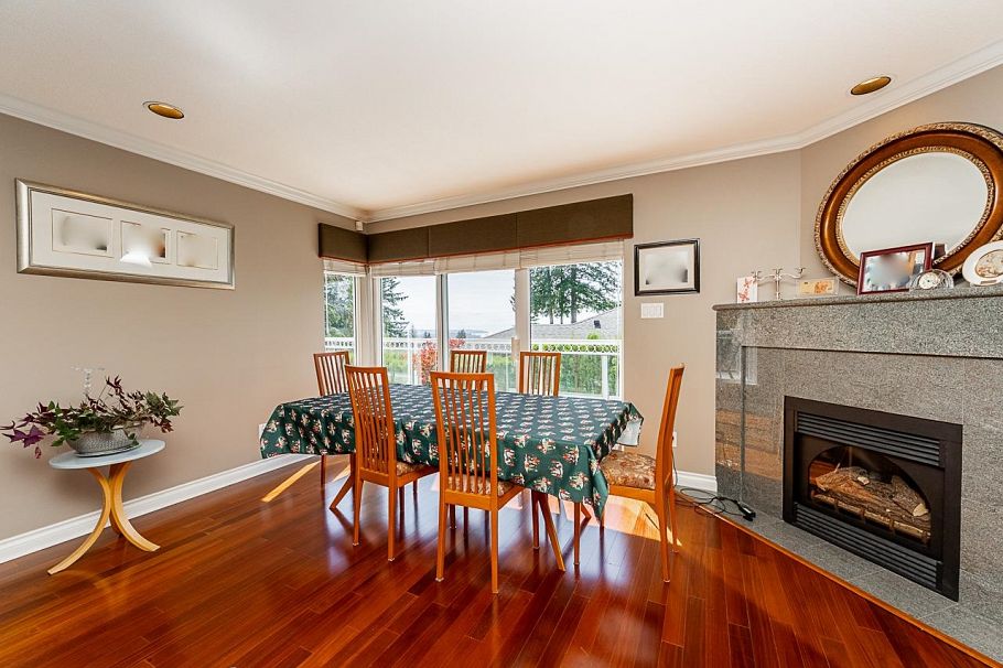 180 W Osborne Road North Vancouver, BC - 9