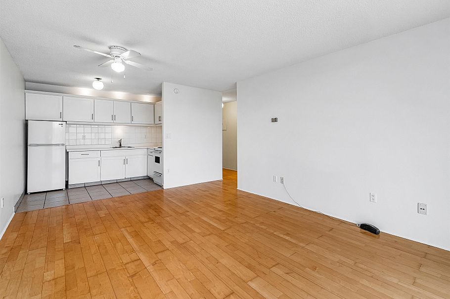 1605 145 St. Georges Avenue North Vancouver, BC - 10