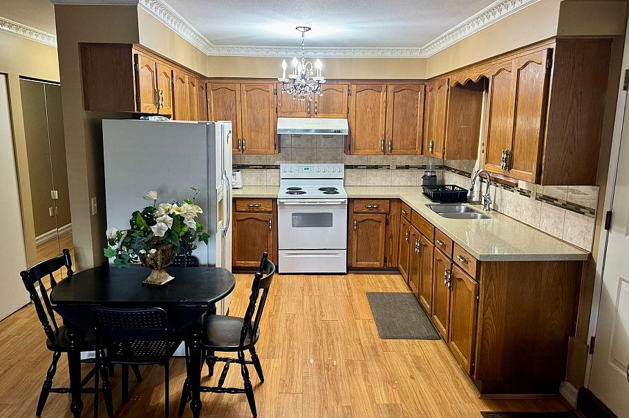 2942 Adanac Street Vancouver, BC - 27