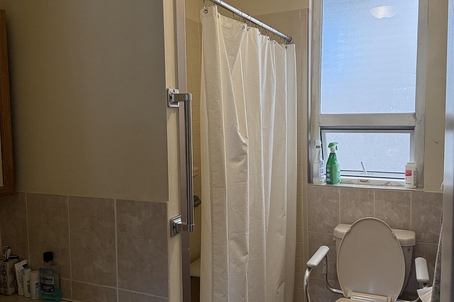 8125 St. George Street Vancouver, BC - 18