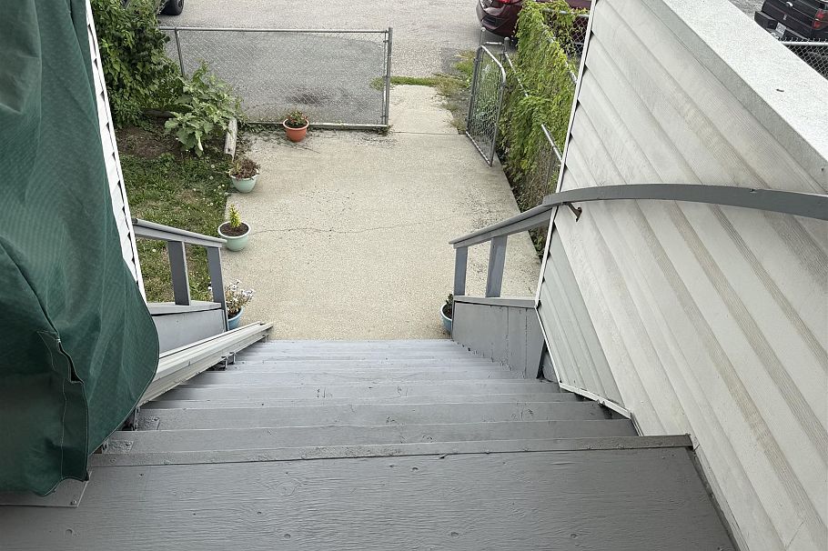 8125 St. George Street Vancouver, BC - 10