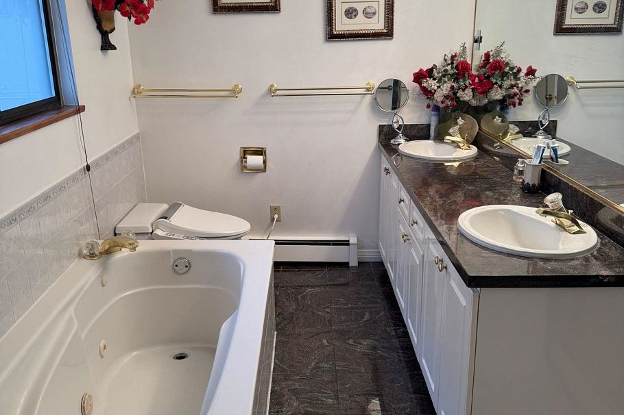 2942 Adanac Street Vancouver, BC - 28