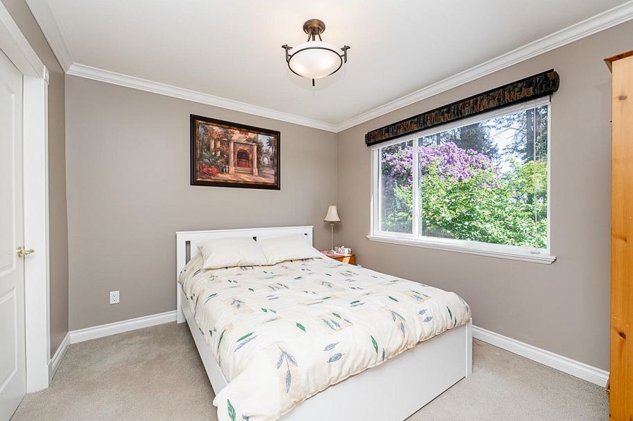 180 W Osborne Road North Vancouver, BC - 26