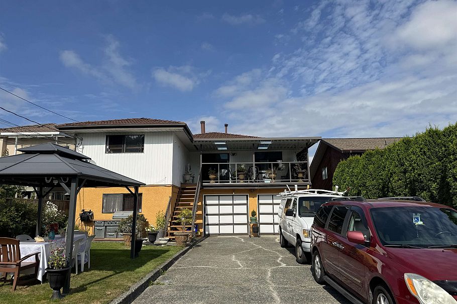 2942 Adanac Street Vancouver, BC - 32