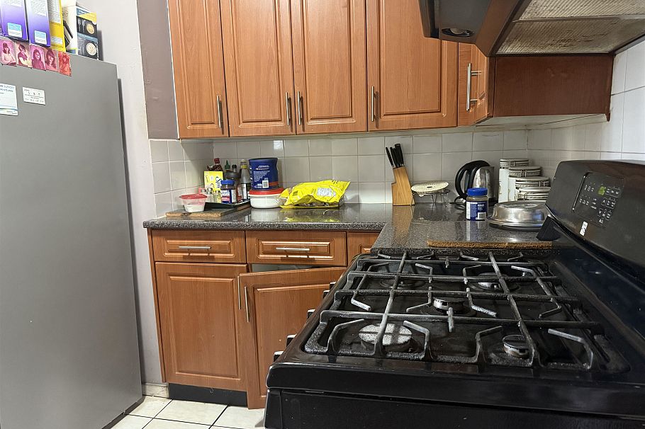 8125 St. George Street Vancouver, BC - 3