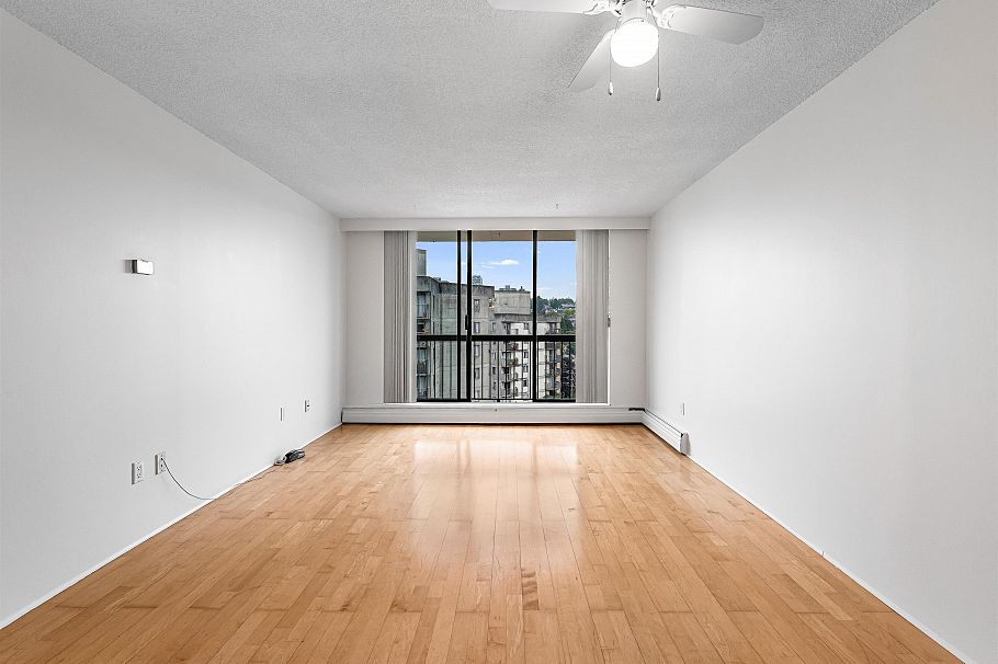 1605 145 St. Georges Avenue North Vancouver, BC - 4